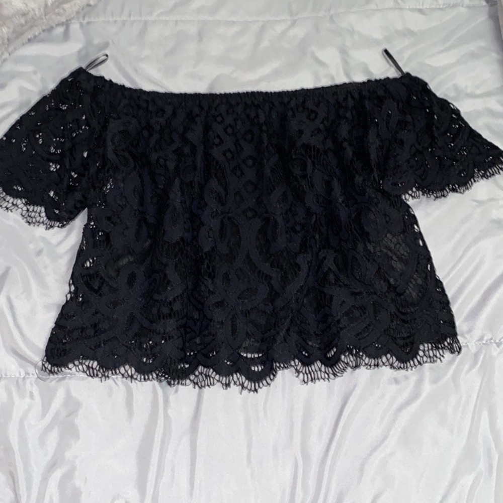 Express lace off the shoulder top